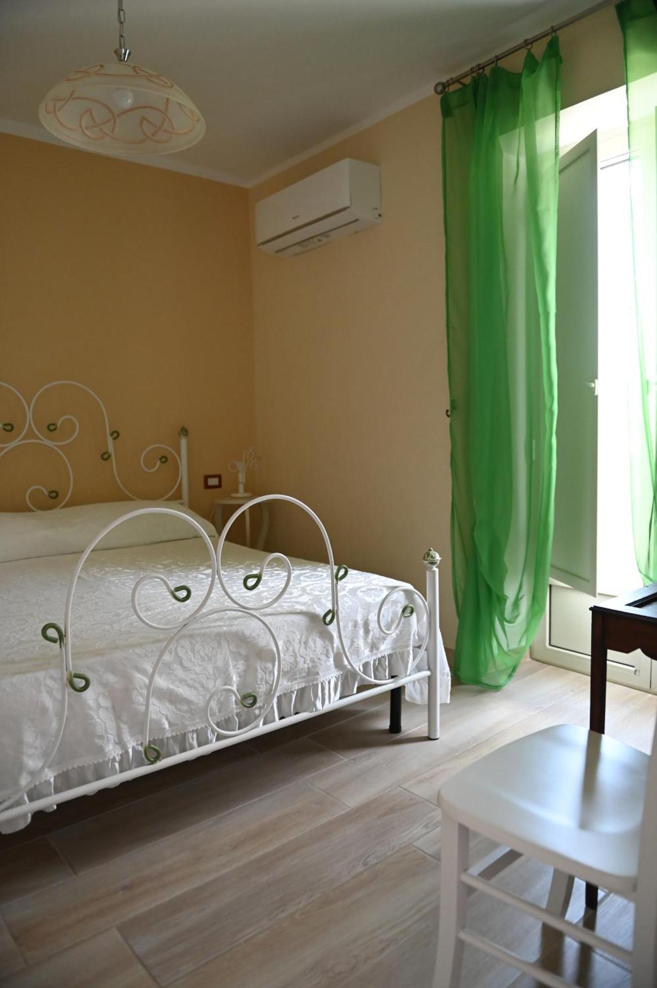 Mandevilla Home Caiazzo Luaran gambar